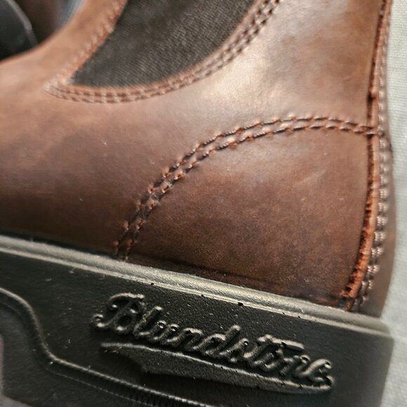 Blundstone Chelsea Boot Brown EUC Size US 7 UK 4 - Picture 2 of 5